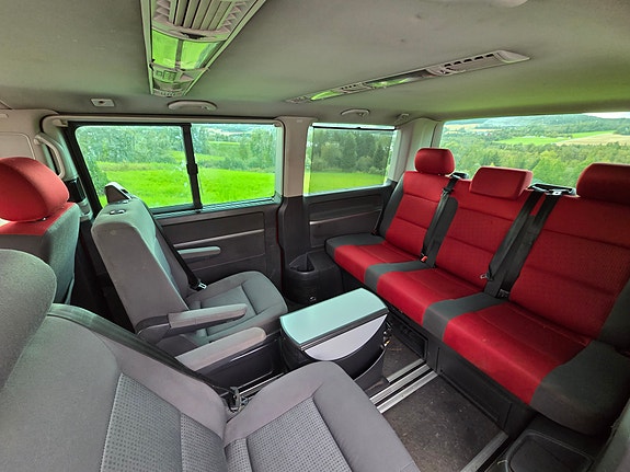 Volkswagen Multivan 13 of 16