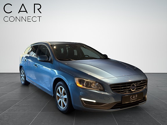 Volvo V60 2 of 30
