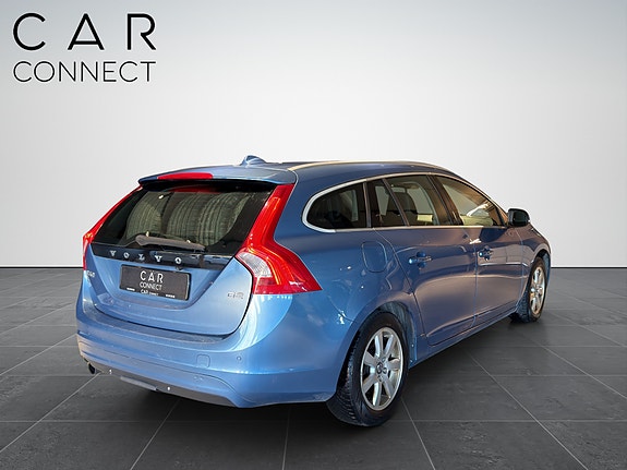 Volvo V60 15 of 30