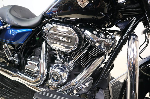 Harley-Davidson Street Glide Special Anniversary 107 18 of 20