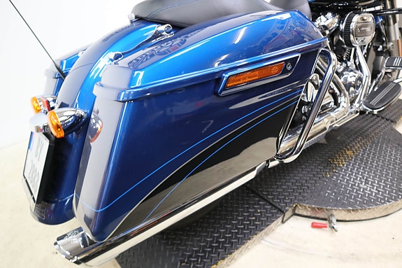 Harley-Davidson Street Glide Special Anniversary 107 8 of 20