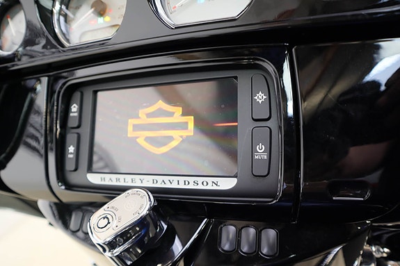 Harley-Davidson Street Glide Special Anniversary 107 5 of 20