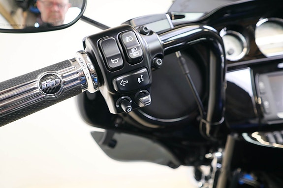 Harley-Davidson Street Glide Special Anniversary 107 12 of 20