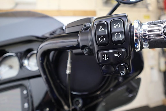 Harley-Davidson Street Glide Special Anniversary 107 13 of 20