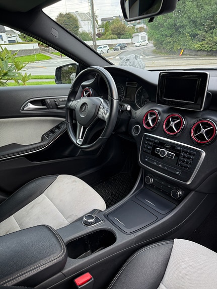 Mercedes-Benz A180 10 of 29
