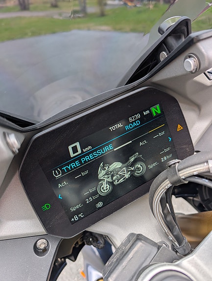 BMW R1250RS 10 of 13