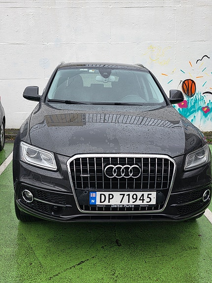Audi Q5 2 of 21