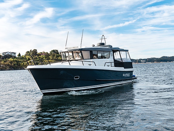 Sargo 33 Explorer -  Bakdør, Tak/kalesje akter, 2 X D6 330, 500 timer, Skipsreg. 4 of 30