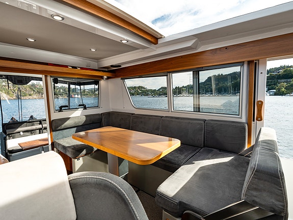 Sargo 33 Explorer -  Bakdør, Tak/kalesje akter, 2 X D6 330, 500 timer, Skipsreg. 26 of 30