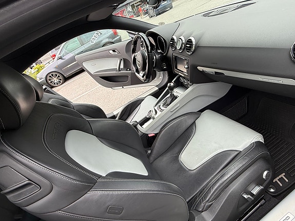 Audi TT 16 of 27