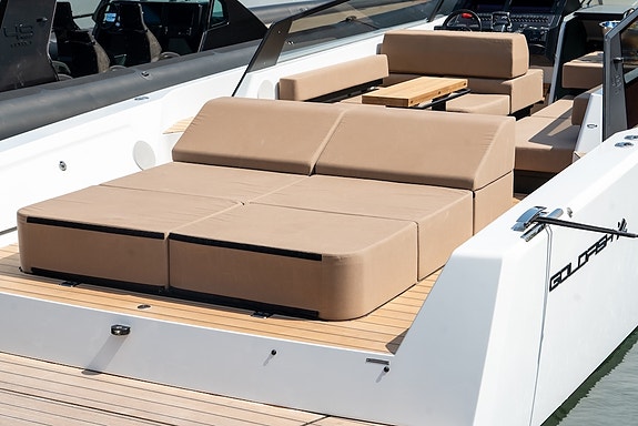 Goldfish 43 Ocean -Bulid number 006 - Twin Mercury 6.7L 550BHP 5 of 5