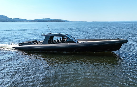 Goldfish 49 Bullet - Build number 004 / Twin Mercury Racing 1100BHP 5 of 5