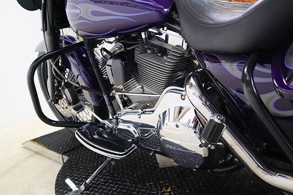 Harley-Davidson Road King Screamin Eagle 8 of 14