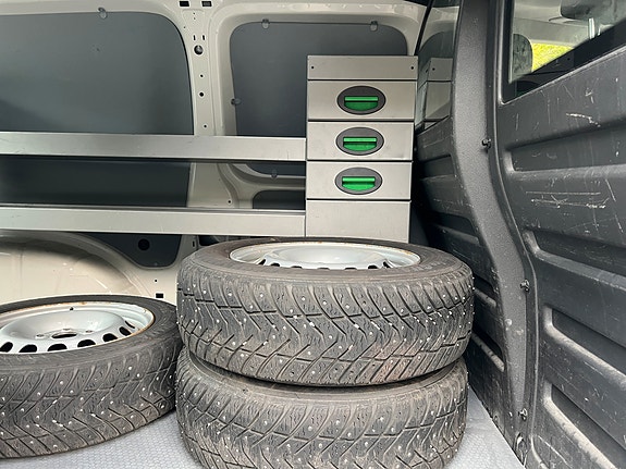 Volkswagen Caddy Maxi 11 of 18