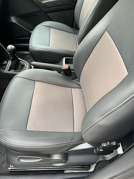 Volkswagen Caddy Maxi 12 of 18