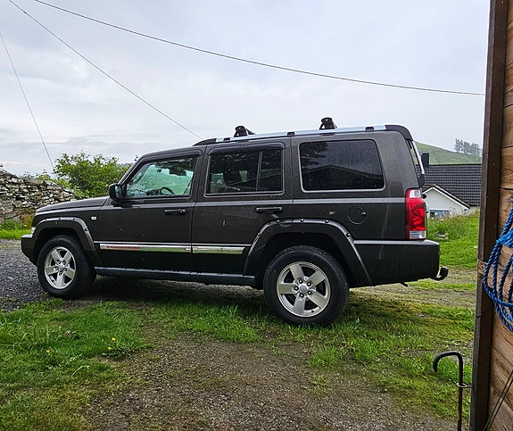 Jeep Commander 2 of 30