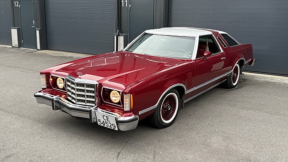 Ford Thunderbird 5 of 5