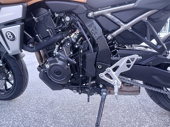 Suzuki GSX-8T 11 of 11