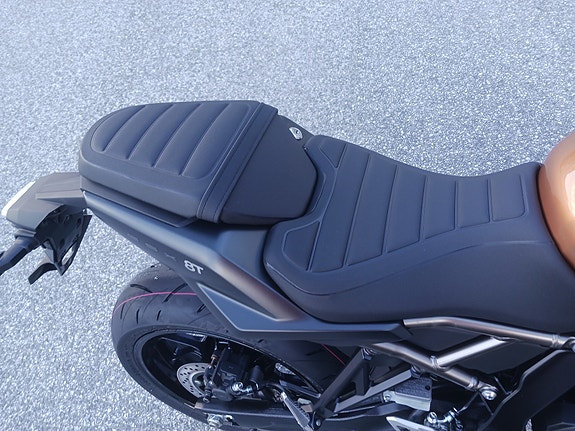 Suzuki GSX-8T 10 of 11