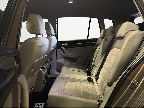Volkswagen Golf Sportsvan 26 of 27