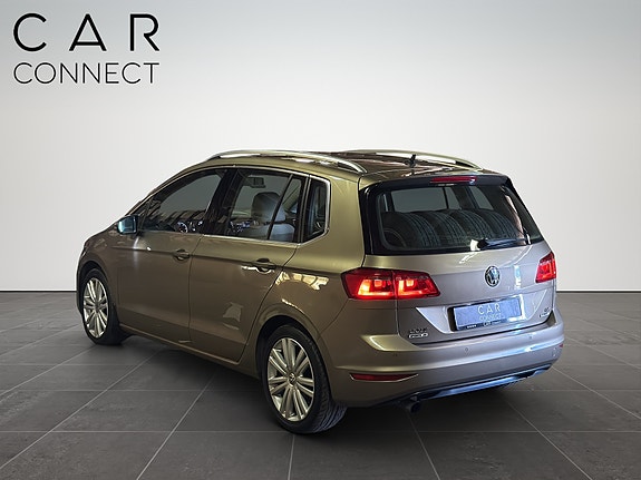 Volkswagen Golf Sportsvan 6 of 27