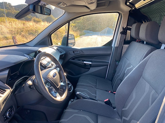 Ford Transit Connect 9 of 12