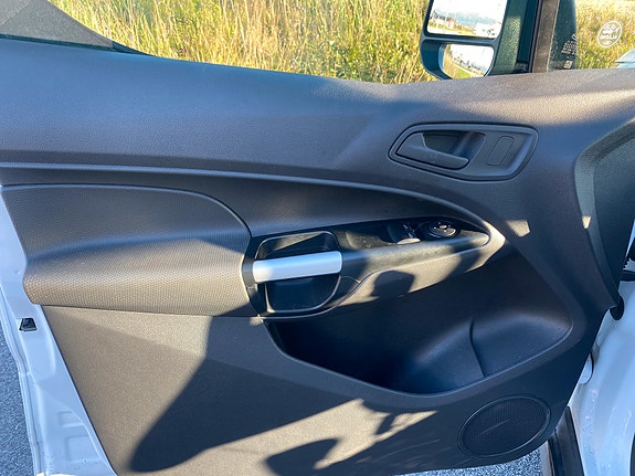 Ford Transit Connect 12 of 12