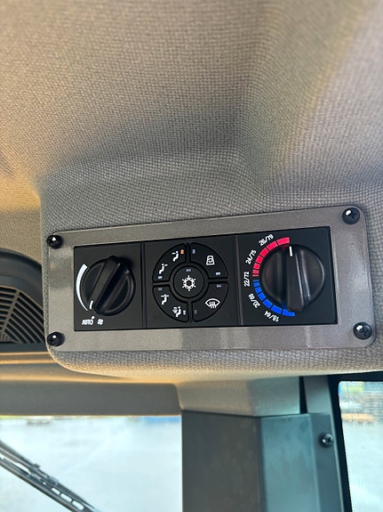 Hyundai 8T Diesel truck 9 of 12
