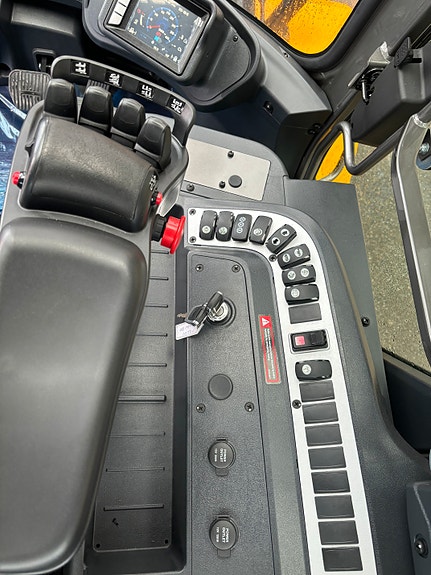 Hyundai 8T Diesel truck 11 of 12