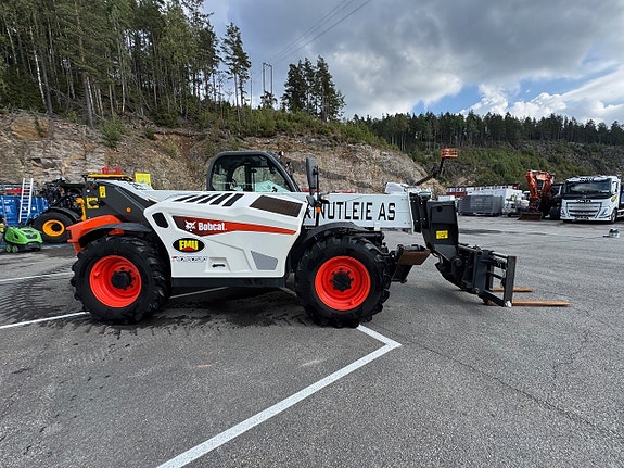 Bobcat T40 180 SLP - driftssikker teleskoptruck, klar for levering! 4 of 13