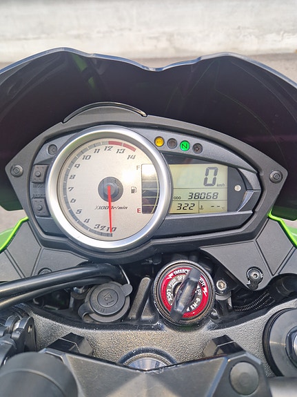 Kawasaki Z750 11 of 12