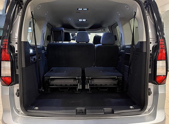 Volkswagen Caddy Maxi 11 of 27