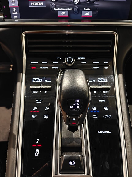 Porsche Panamera 29 of 30