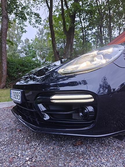 Porsche Panamera 9 of 30