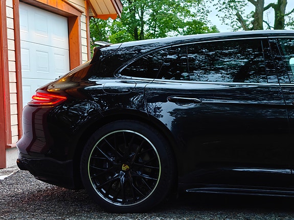 Porsche Panamera 3 of 30