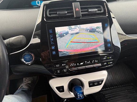 Toyota Prius Plug-in Hybrid 20 of 28