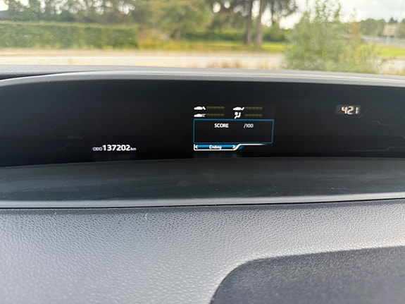 Toyota Prius Plug-in Hybrid 27 of 28