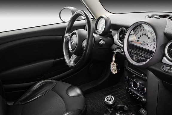 MINI Cooper 16 of 25