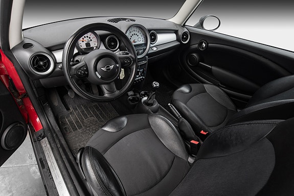 MINI Cooper 14 of 25