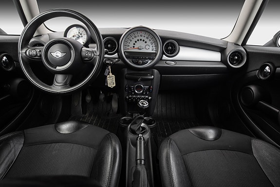 MINI Cooper 15 of 25