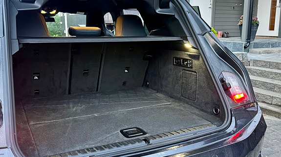 BMW iX 19 of 30