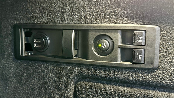 BMW iX 20 of 30