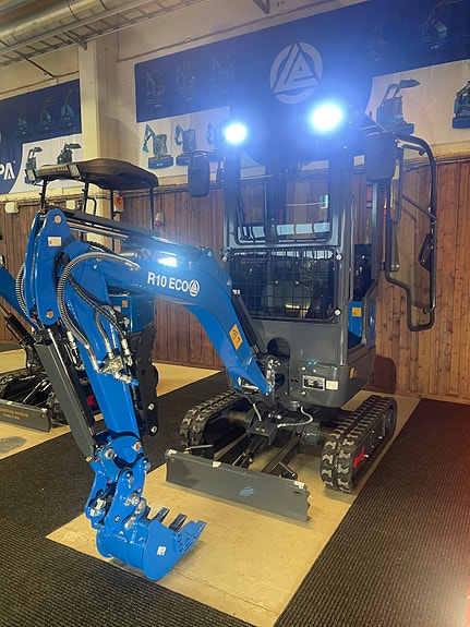 Rippa R10 eco pro+ 1.1 tonn minigraver, topp modellen med hytte! 2 of 5