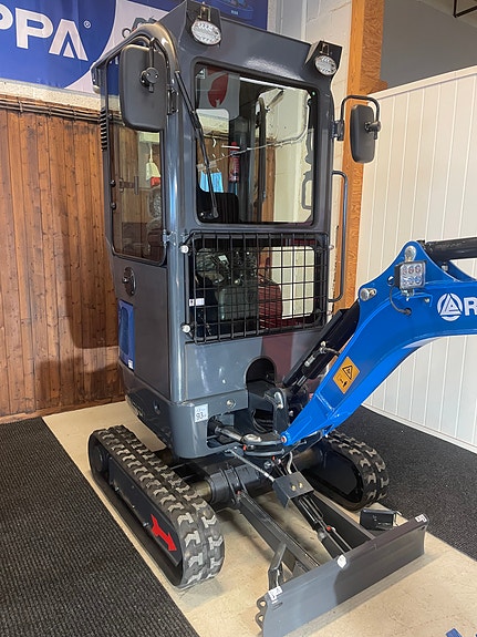 Rippa R10 eco pro+ 1.1 tonn minigraver, topp modellen med hytte! 3 of 5