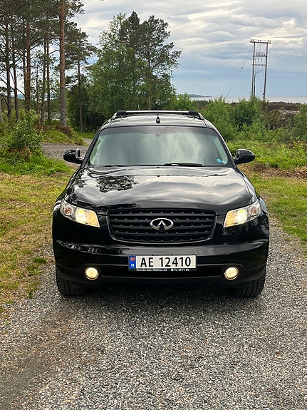 Infiniti FX35 11 of 28