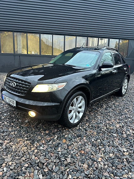 Infiniti FX35 13 of 28