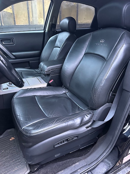 Infiniti FX35 17 of 28