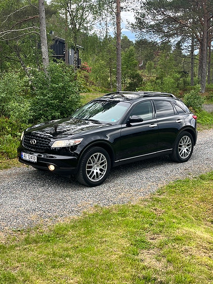 Infiniti FX35 9 of 28