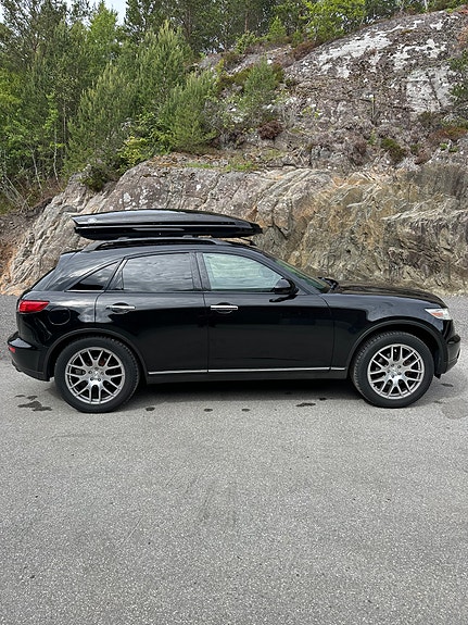 Infiniti FX35 4 of 28