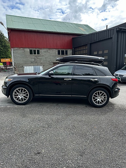 Infiniti FX35 5 of 28